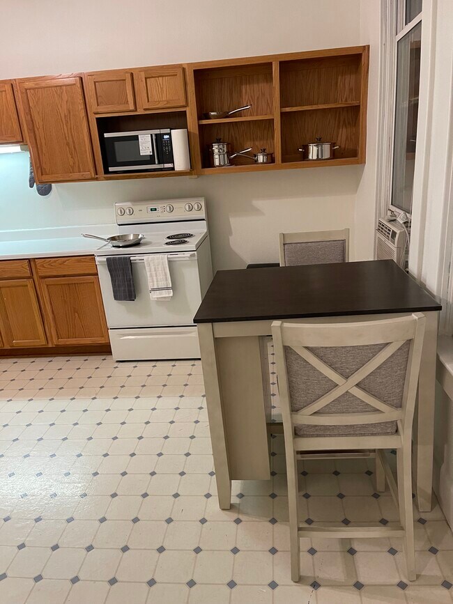 Photo - 106 N Main St