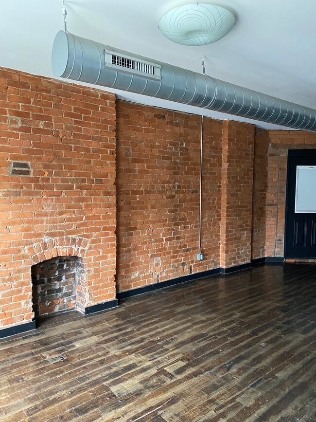 Photo - 66 S Douglass St