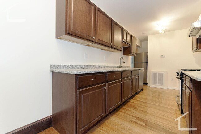 Photo - 21 S Hobart St Unit 2