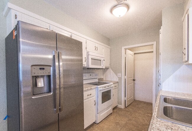 Photo - 12500 SW 4th St