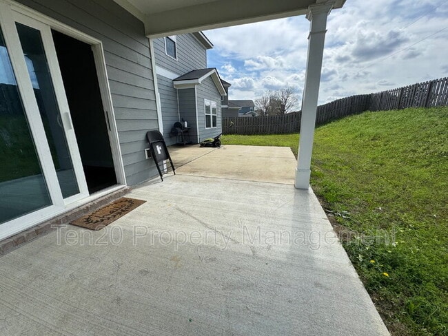 Photo - 362 Red Oak Pl