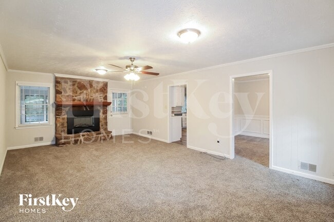 1673 Moss Dr SW