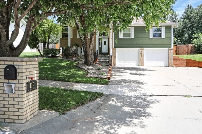 Photo - Spacious Home for Rent!
