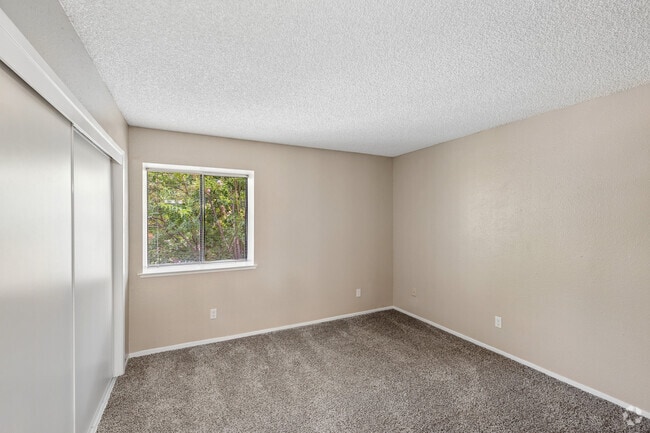 2BR, 1BA - 1,050SF - Bedroom