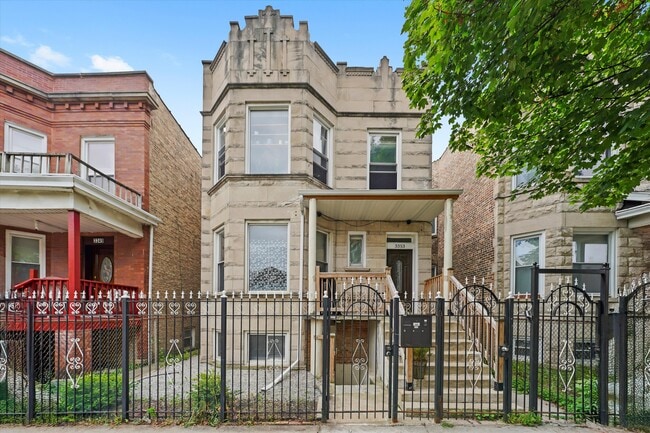 Building Photo - 3353 W Evergreen Ave Rental