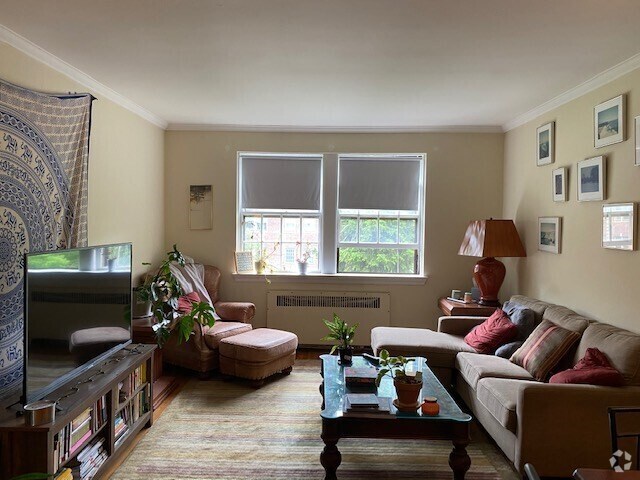 Building Photo - 1500 Beacon St Unit 5 Rental