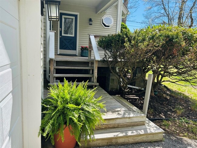 Photo - 465 Tarpon Dr