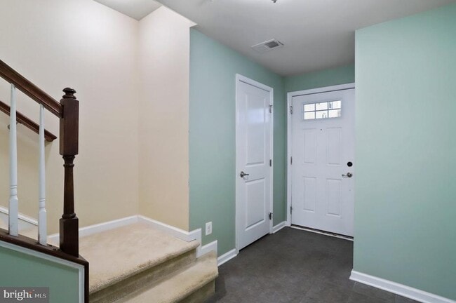 Photo - 8079 Locust Mill St