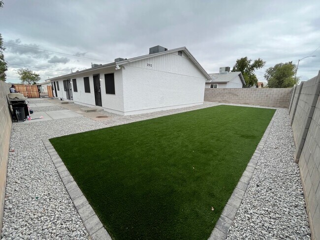 Photo - 2912 E Roeser Rd Unit 3