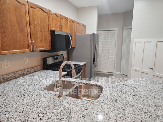 Photo - 320 Harden St SE