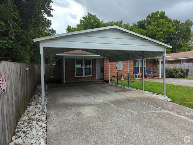 Building Photo - 4222 Ealy Rd Unit 4222 Ealy Road B Rental