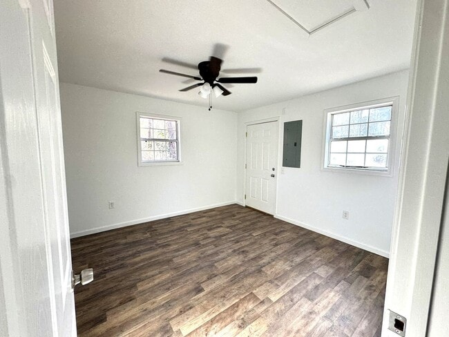 Photo - 3934 Hill Rd