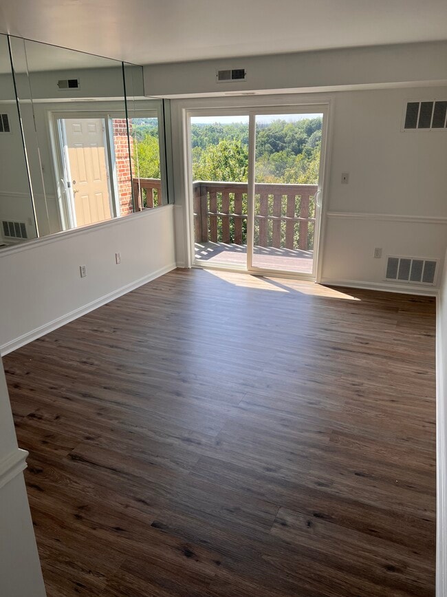 Building Photo - 620 Manatawny St Unit Sentry # 87 Rental