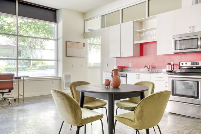 Photo - 330 3rd Ave W Unidad FL4-ID2690A