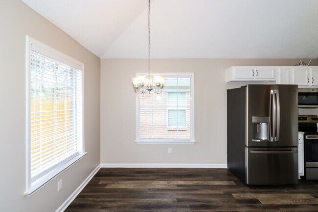 Photo - 1123 Dove Hollow Cir W