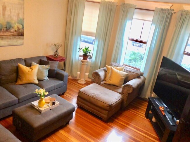 Building Photo - 24-26 Marshall St Unit 26 Rental