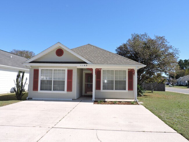 Building Photo - Easy access to shopping, interstate & Navy Federal!