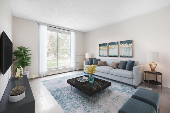 Photo - 910 Wonderland Rd S