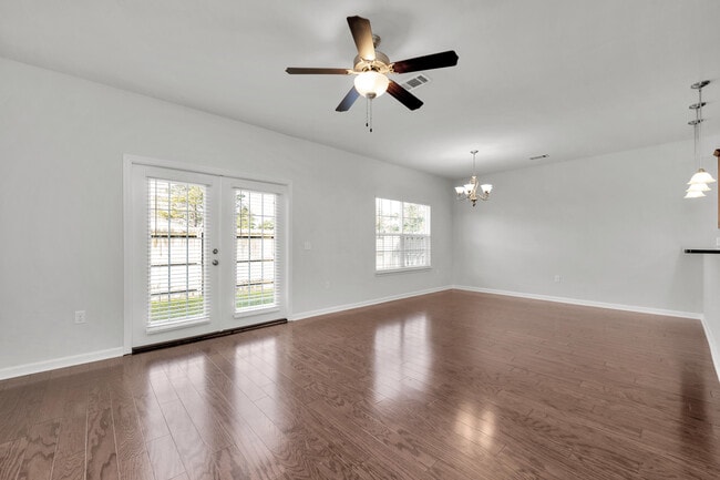 Photo - 116 Matt Blvd Casa