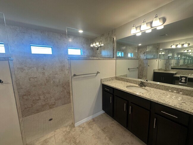 Photo - 4 Bedroom 2 Bathroom 3 Car Garage- NW Cape...