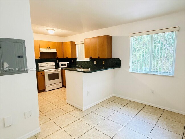 1300 SE 31st Ct Unidad 201-36