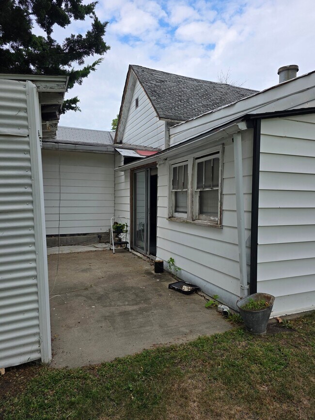 Photo - 113 S Poplar St
