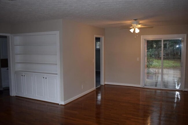 Photo - 147 Wendell Dr