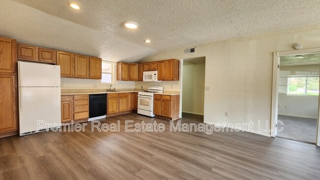 Photo - 941 Longs Peak St