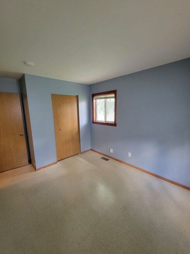 Photo - Charming 3-Bedroom Home: Serenity, Space, ...