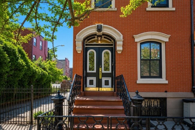 Photo - 273 5th St