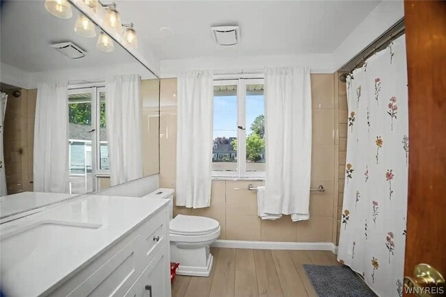 Building Photo - 9326 Rivershore Dr