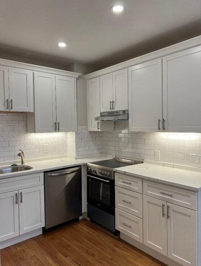 Building Photo - 13 Anderson St Unit 1f