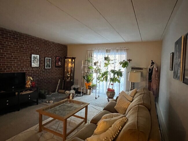 Building Photo - 36 Greentree Ln Unit 12