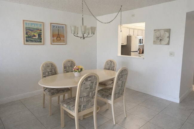 Photo - 3300 W Rolling Hills Cir Unit 509