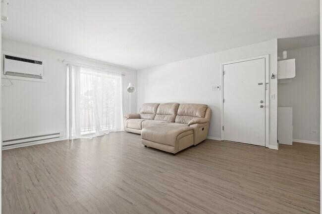 Photo - 201 N Waters Edge Dr Unit 302