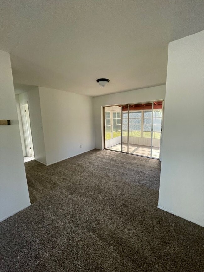 Photo - 4 Bed 1 Bath Home | Pet Friendly Fenced Yard | Washer Dryer Hook Ups | Section 8 Welcome