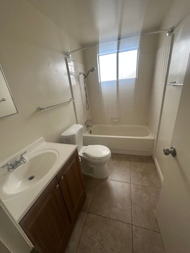 Photo - Carver Ct. Unit 2