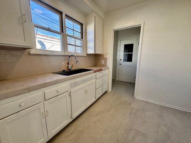 Photo - Large One Bedroom Great Location Wood flooring all throughout Unit 5179  20th St.  ACTIVE