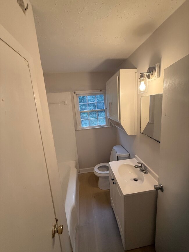 Photo - 1687 Beechwood Blvd SW