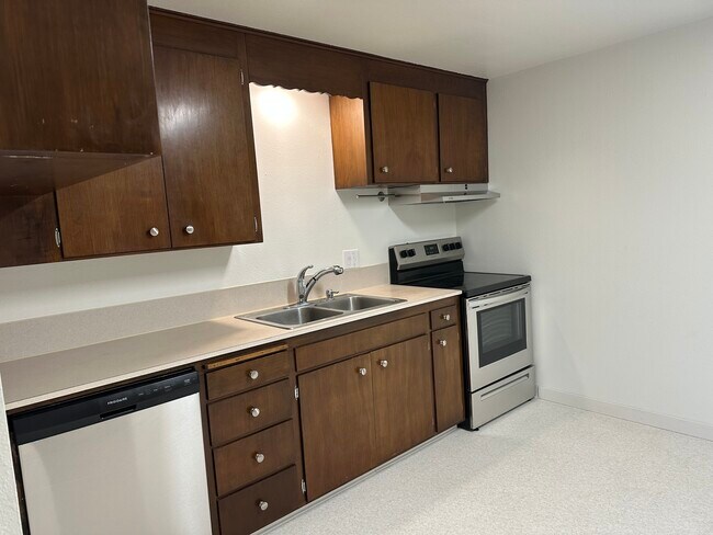 Photo - 2427 Gibson Rd