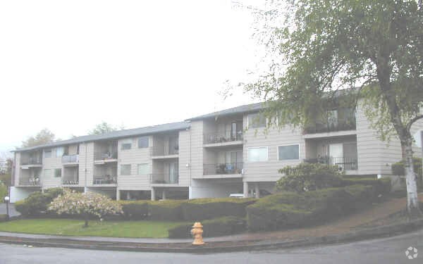 Photo - Bryn Mawr Apartments