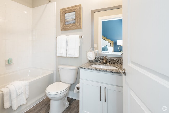 2 BD, 2 BA Townhouse