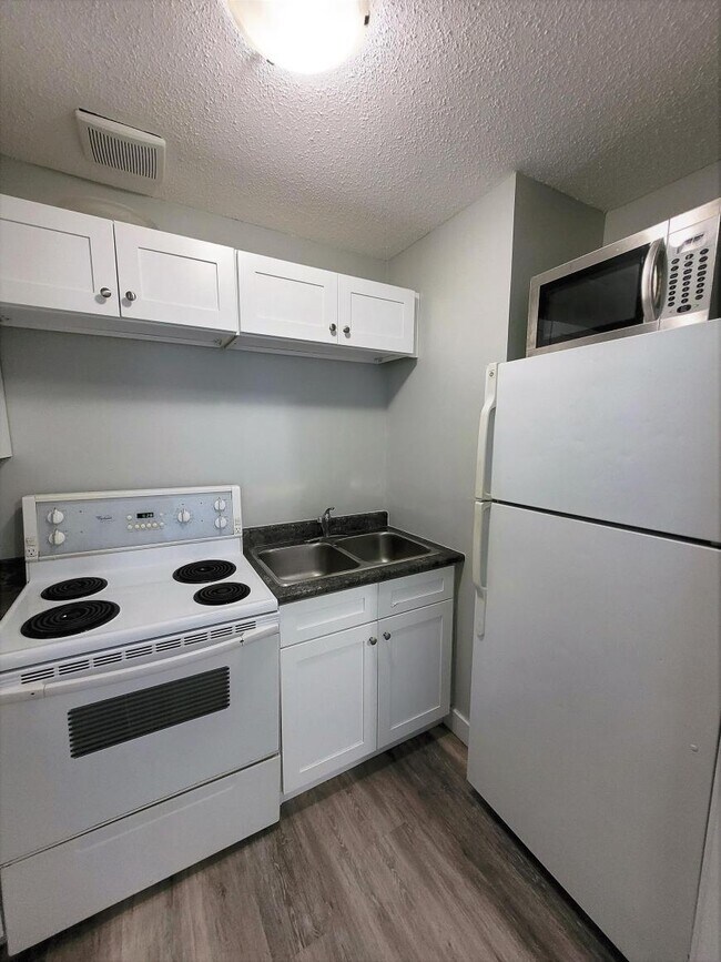 Photo - 2 bedroom in Prince George BC V2M 1J3
