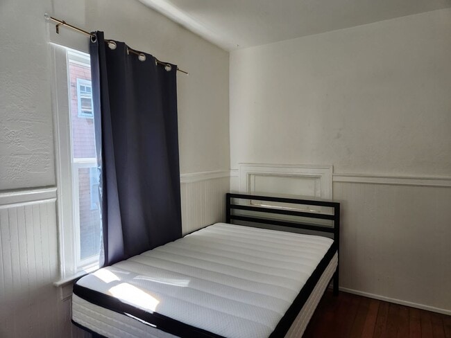 Photo - 2923-2925 Martin Luther King Jr. Way Unidad 2925 MLK