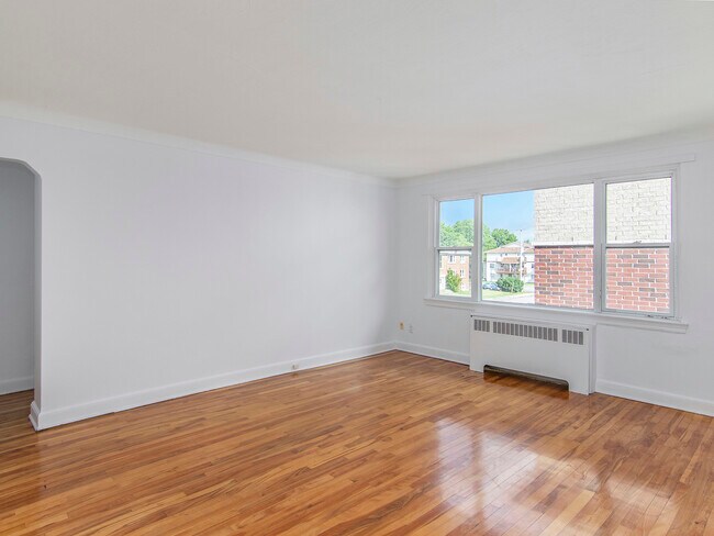 Photo - 340–376 Tillbury Avenue