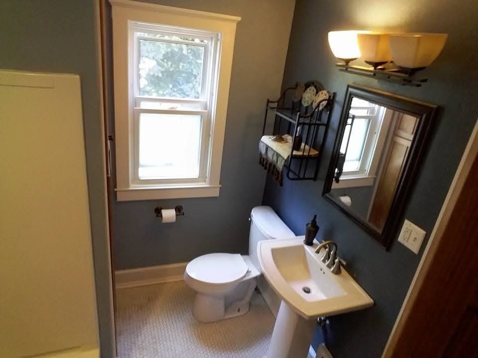 Photo - 921 Bell St