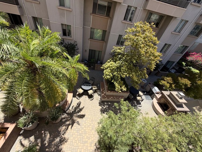 931 E Walnut St Unit 931 Walnut 409