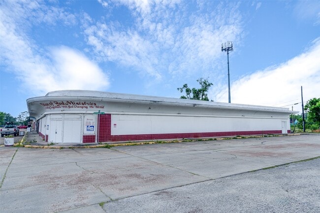 Photo - 2900 Luell St
