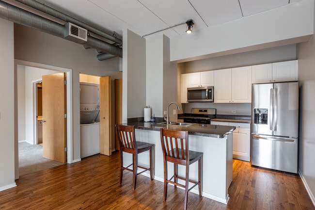 Building Photo - 1442 S Michigan Ave Unit 1440-213