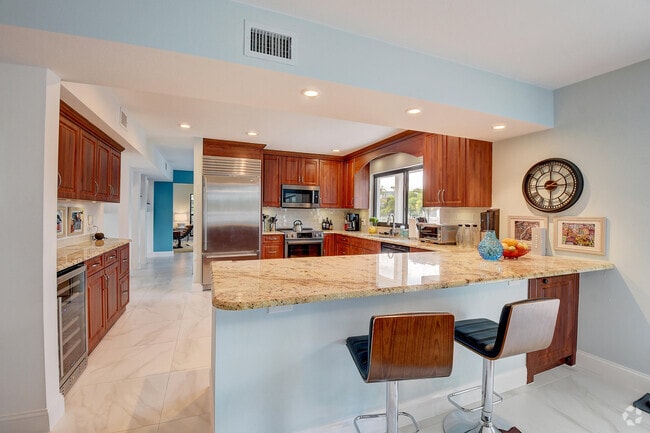 Building Photo - 399 SW 15th St Rental